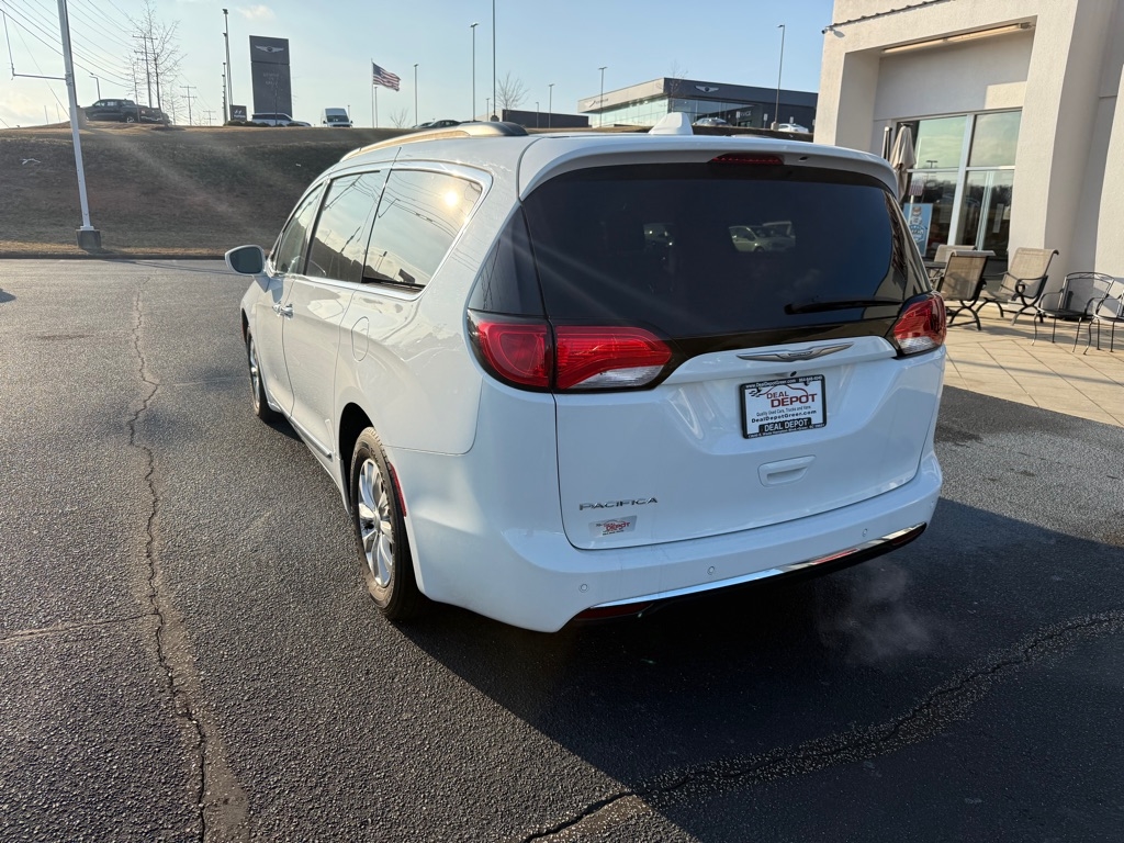 Chrysler Pacifica  2017