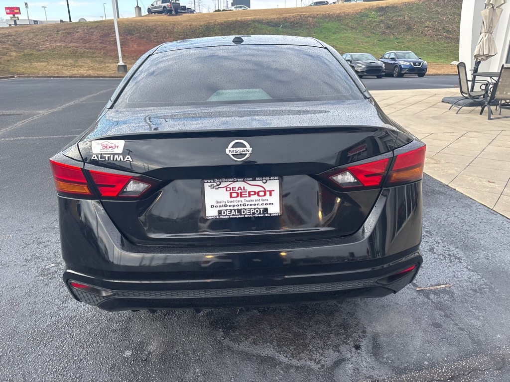 Nissan Altima  2020