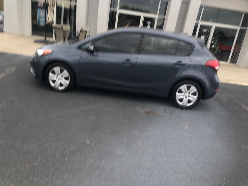 2016 Kia Forte5 LX's photo