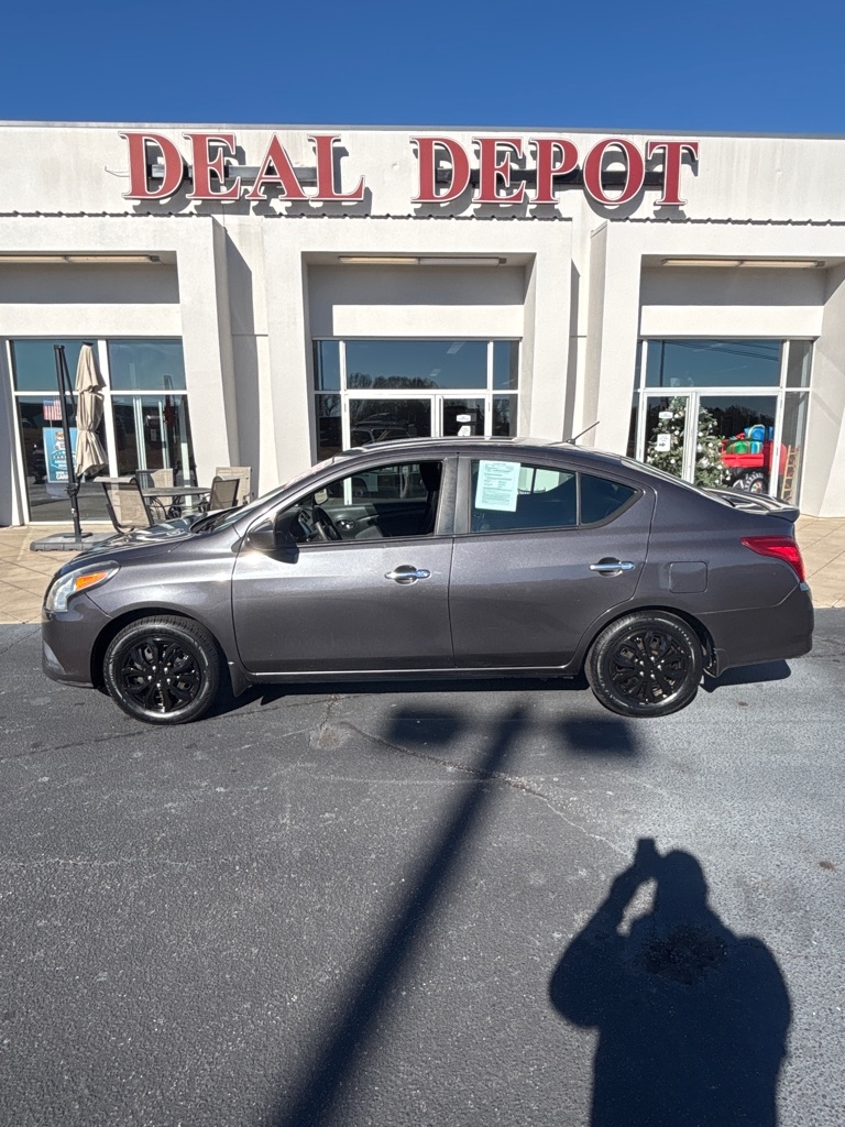 Nissan Versa  2015