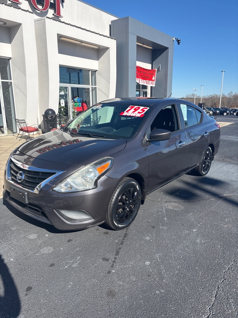 Nissan Versa  2015