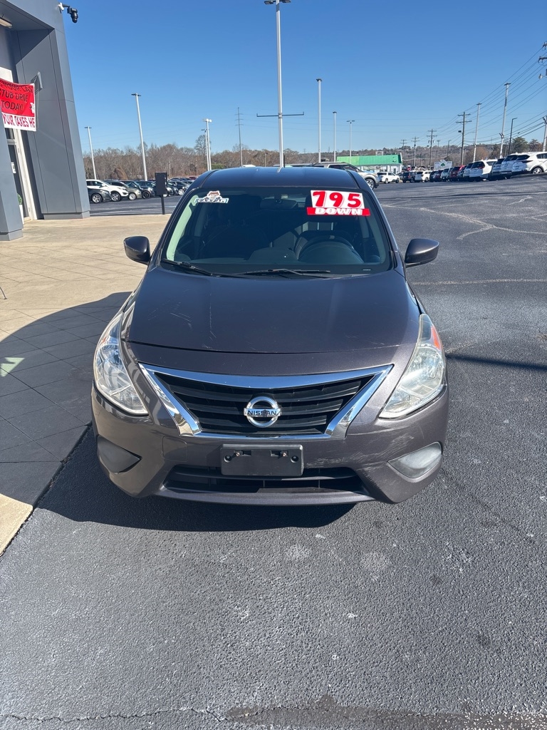 Nissan Versa  2015