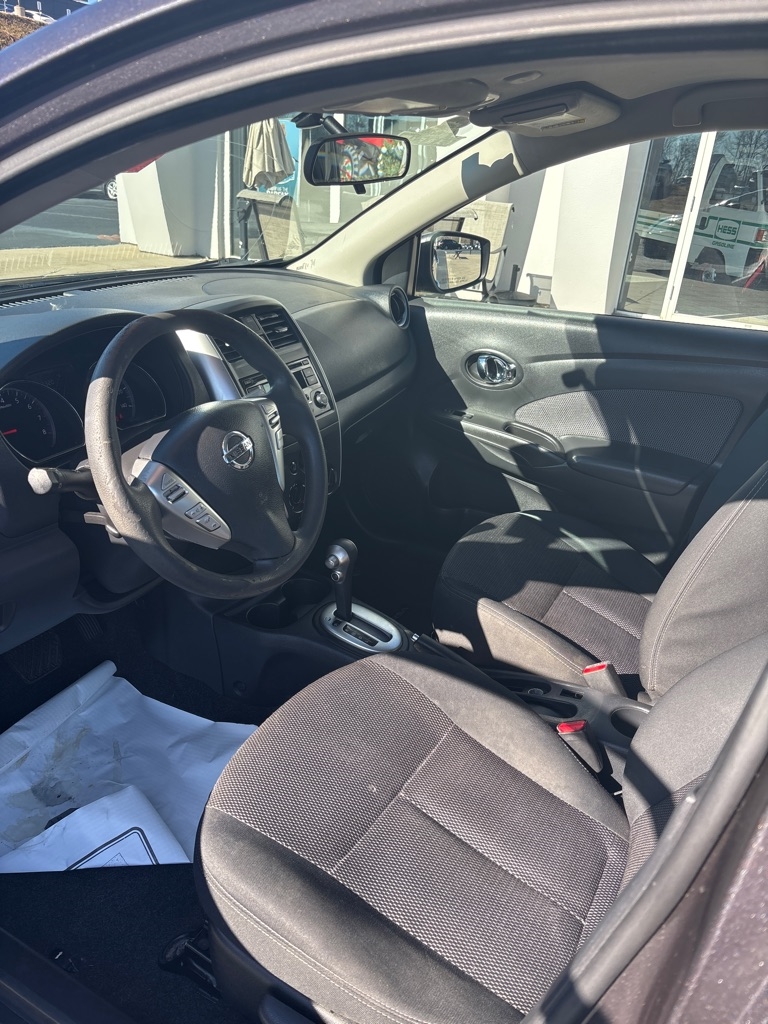 Nissan Versa  2015
