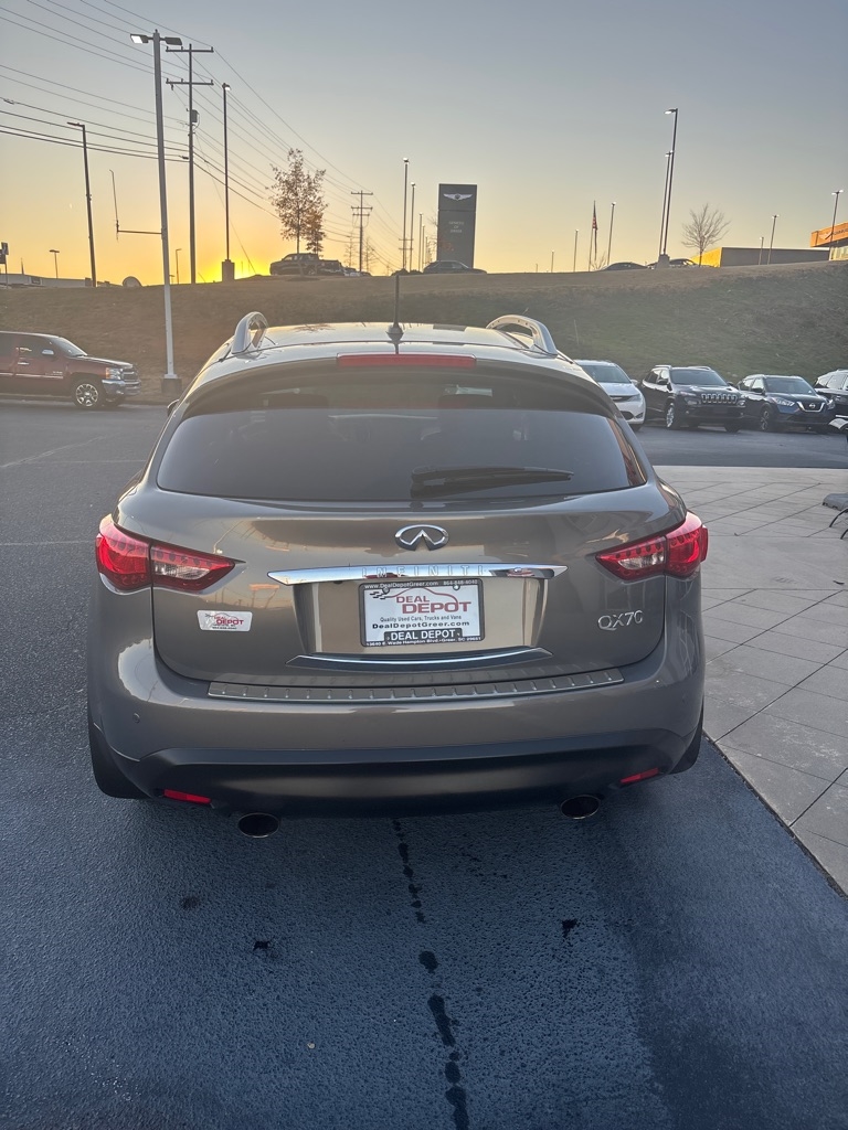Infiniti QX70  2015