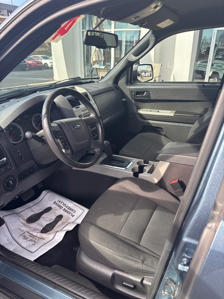 Ford Escape  2010