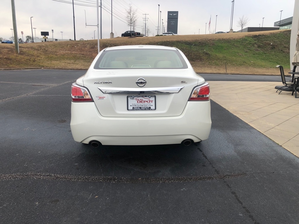 Nissan Altima  2015