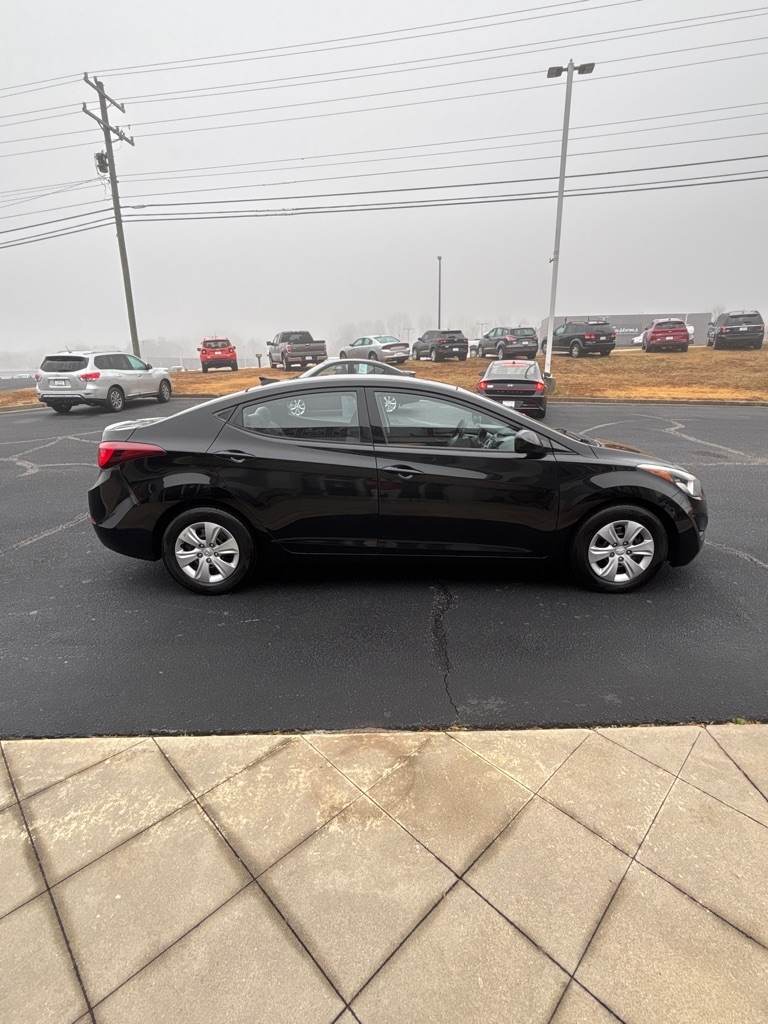 Hyundai Elantra  2016