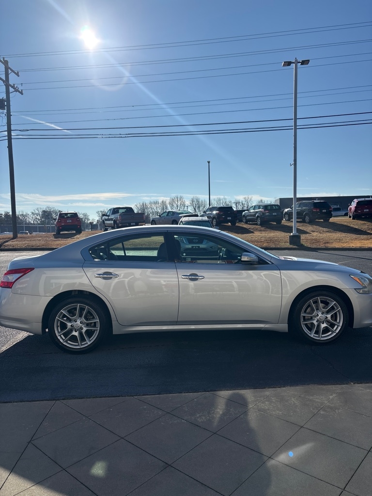 Nissan Maxima  2009