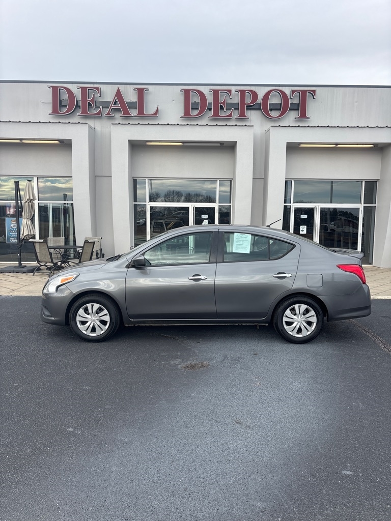 Nissan Versa  2017