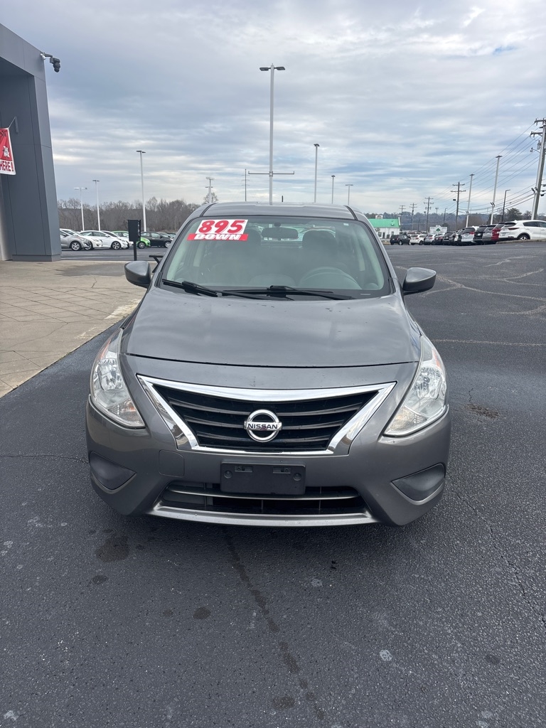 Nissan Versa  2017