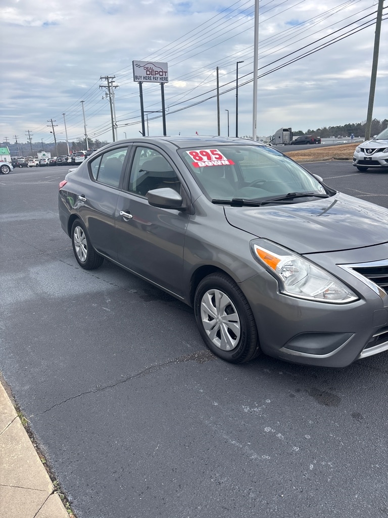 Nissan Versa  2017