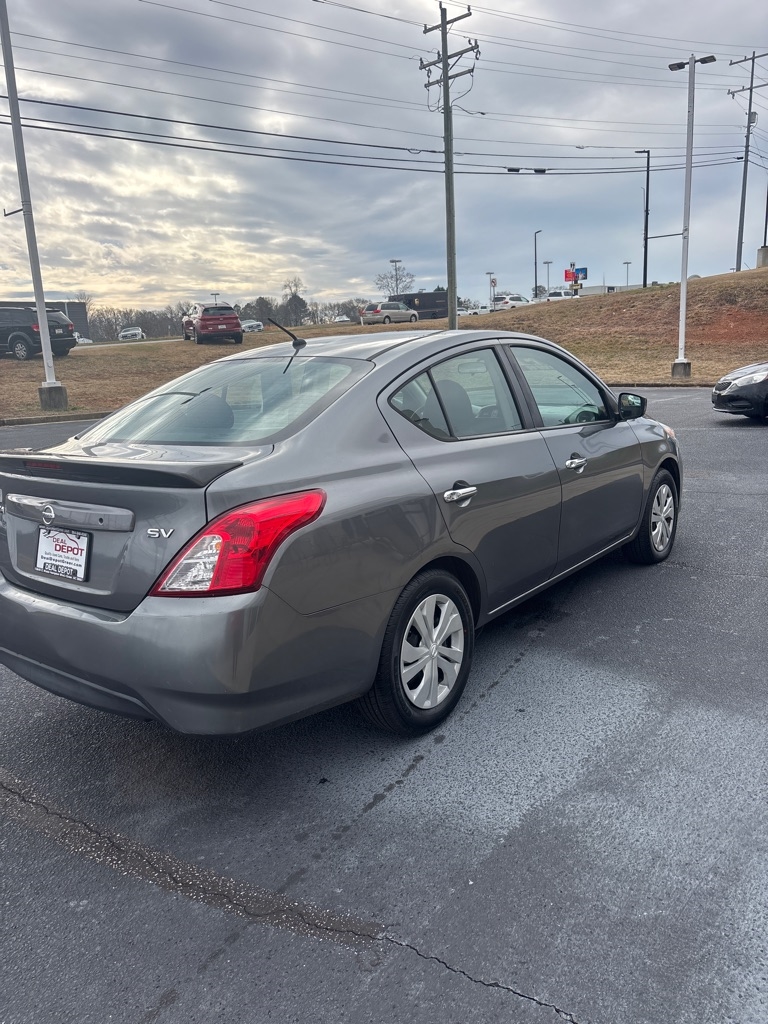 Nissan Versa  2017