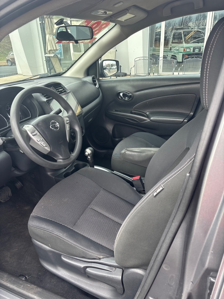 Nissan Versa  2017