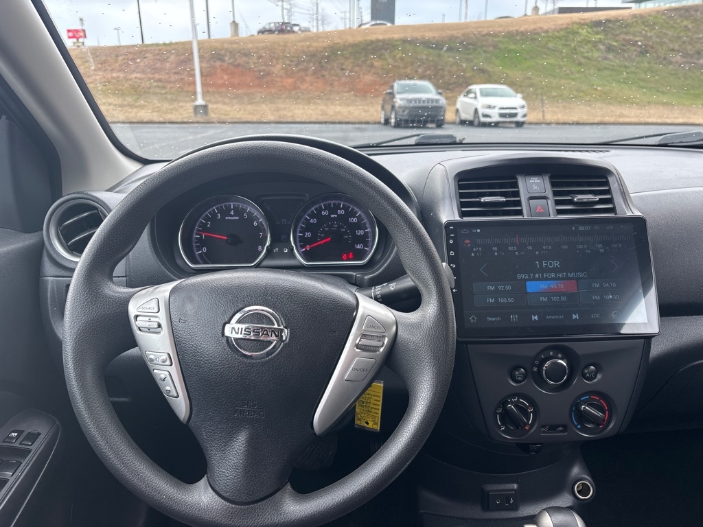 Nissan Versa  2017