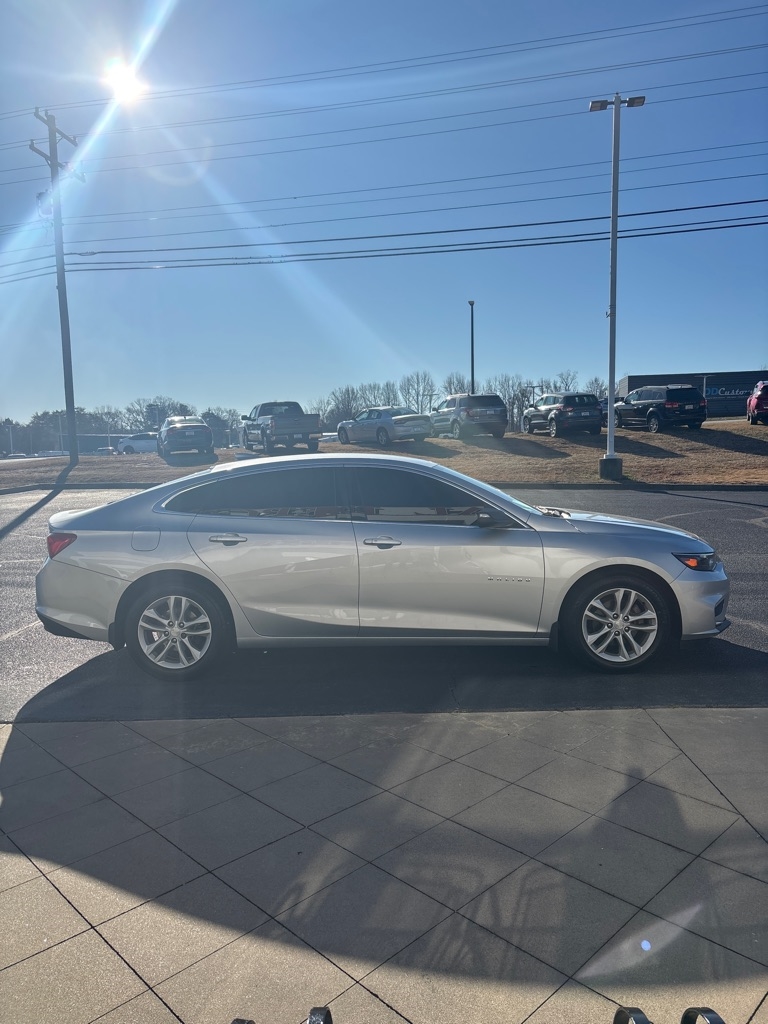 Chevrolet Malibu  2016