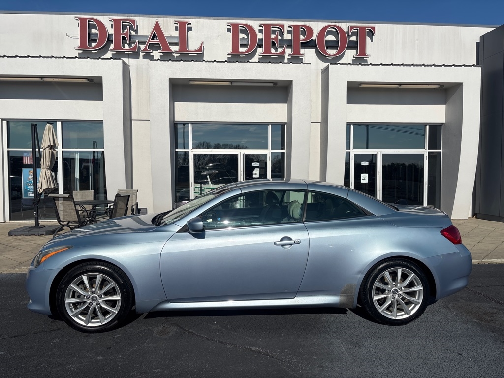 Infiniti G Convertible  2011