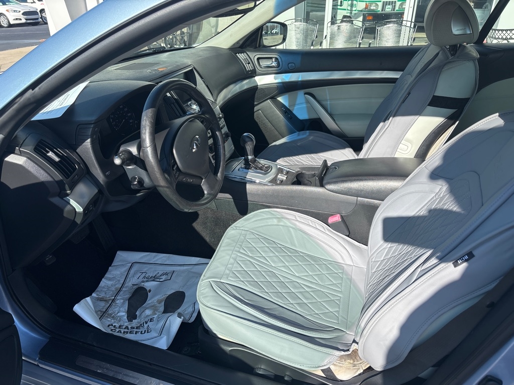 Infiniti G Convertible  2011