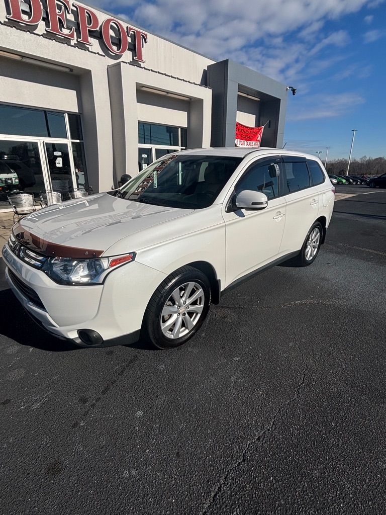 Mitsubishi Outlander  2014