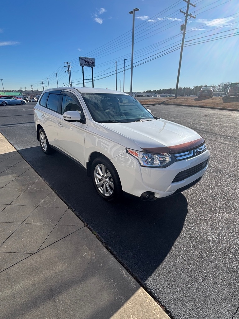Mitsubishi Outlander  2014