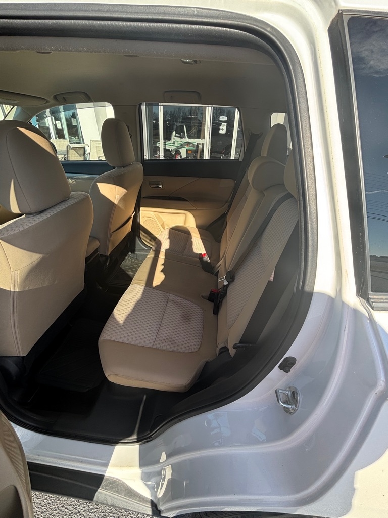 Mitsubishi Outlander  2014