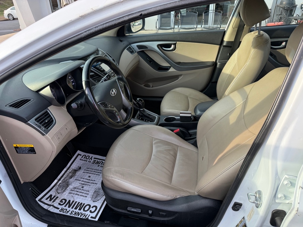 Hyundai Elantra  2015