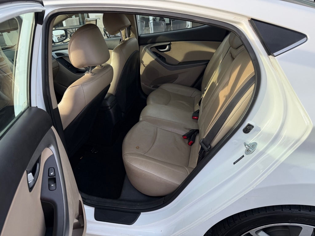 Hyundai Elantra  2015