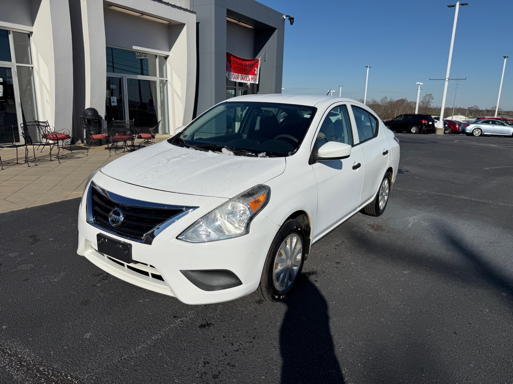 Nissan Versa  2016