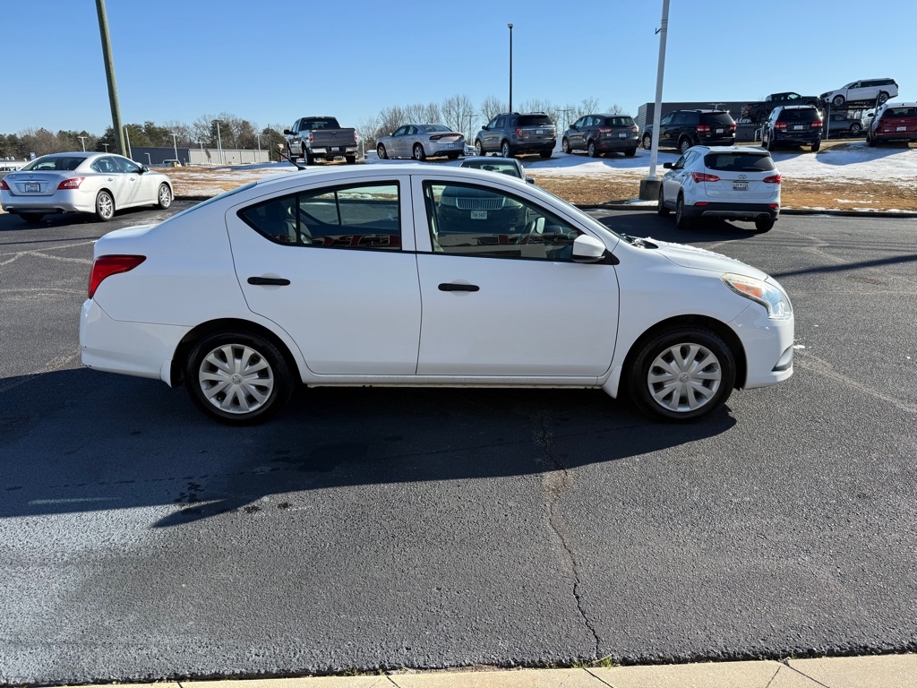 Nissan Versa  2016