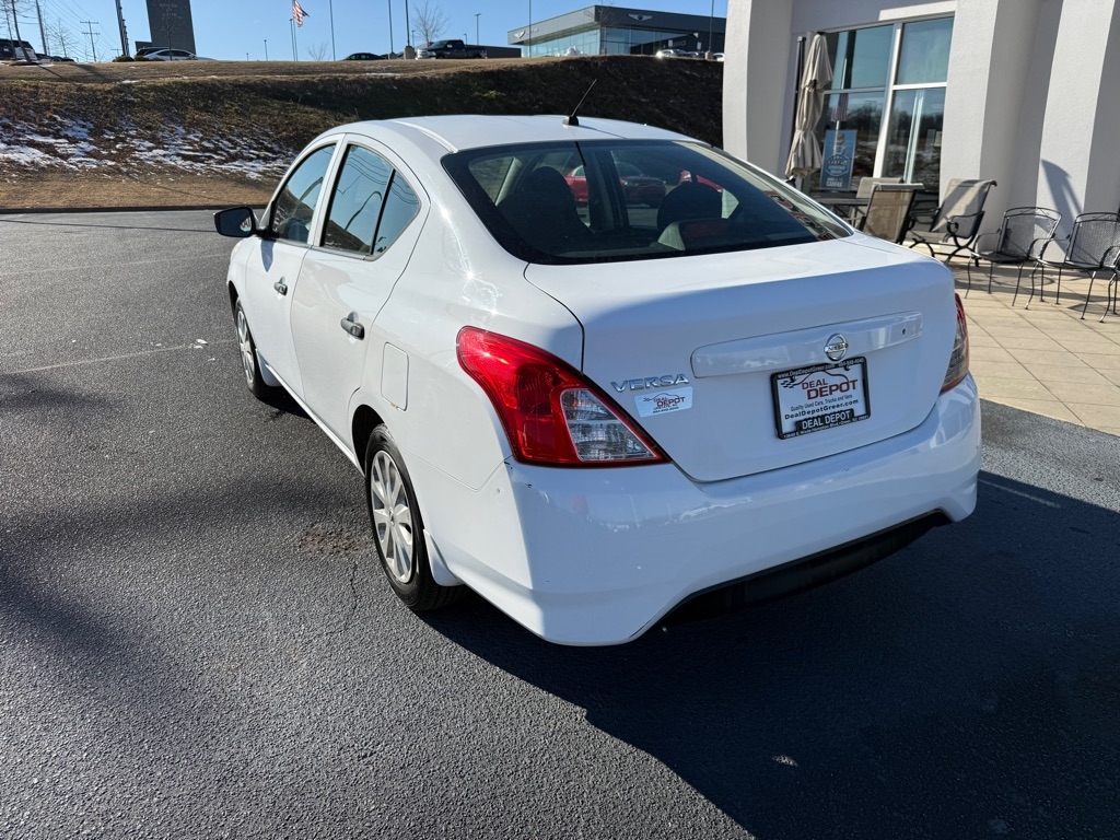 Nissan Versa  2016