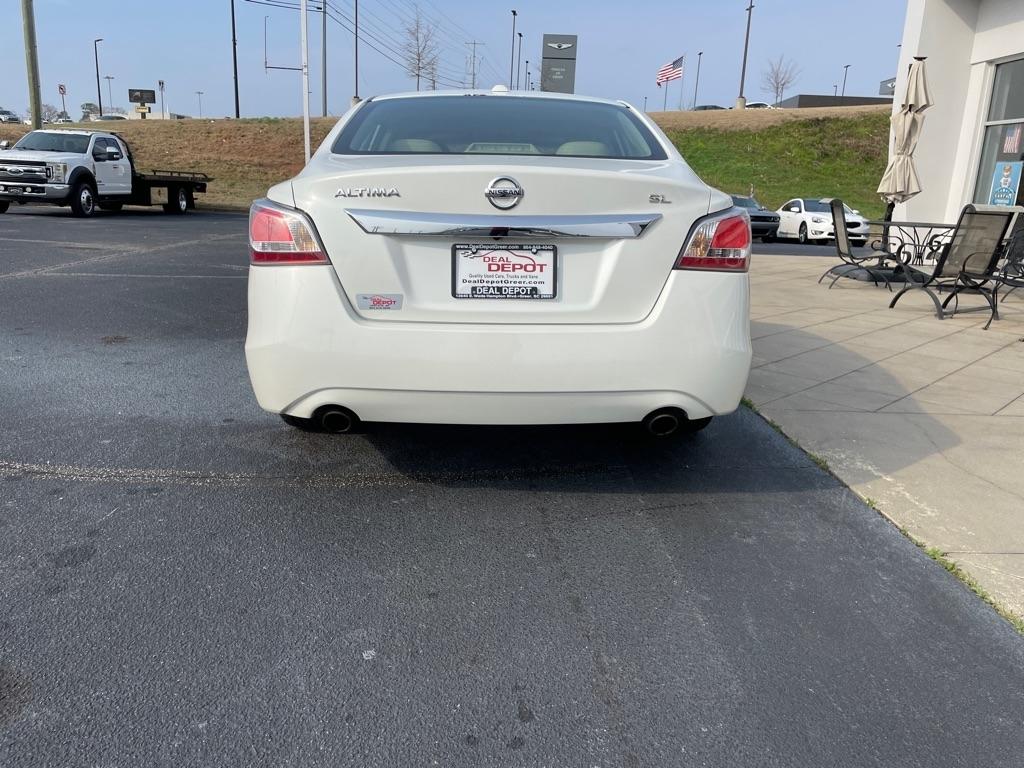 Nissan Altima  2015