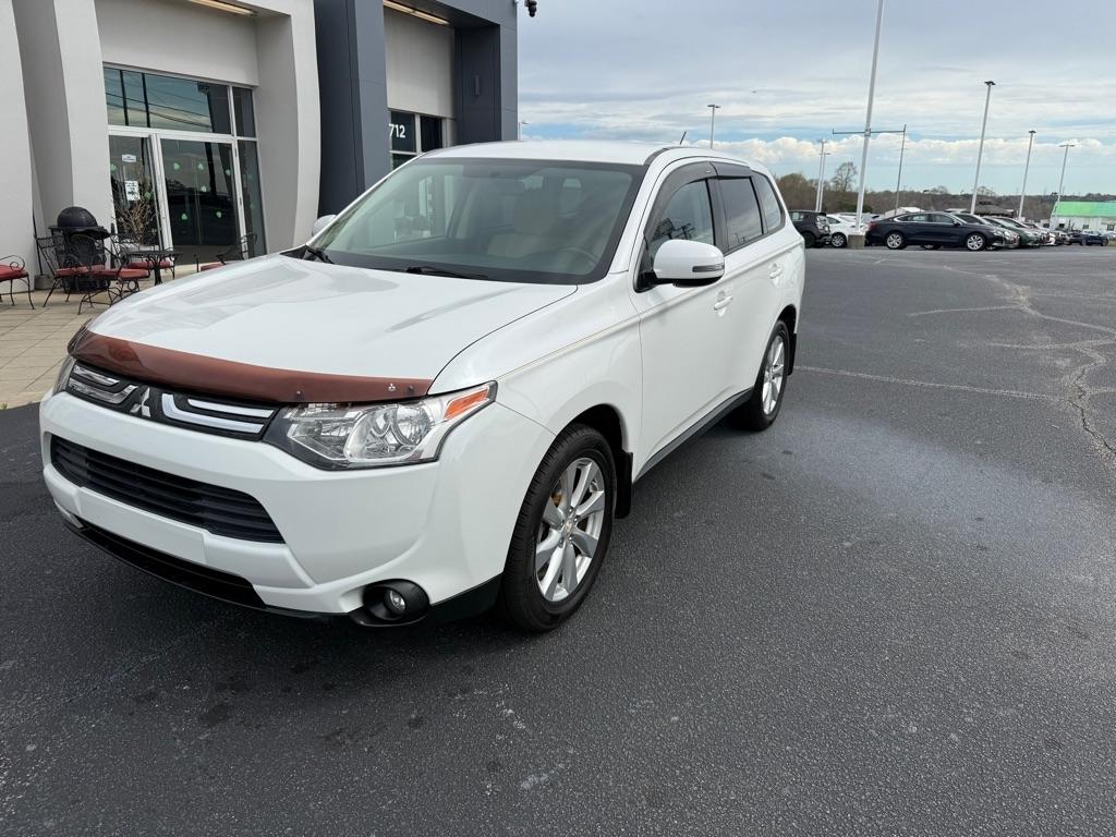 Mitsubishi Outlander  2014