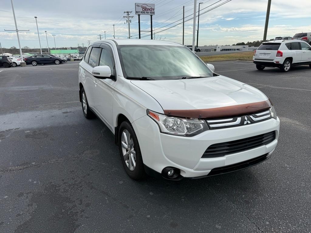 Mitsubishi Outlander  2014