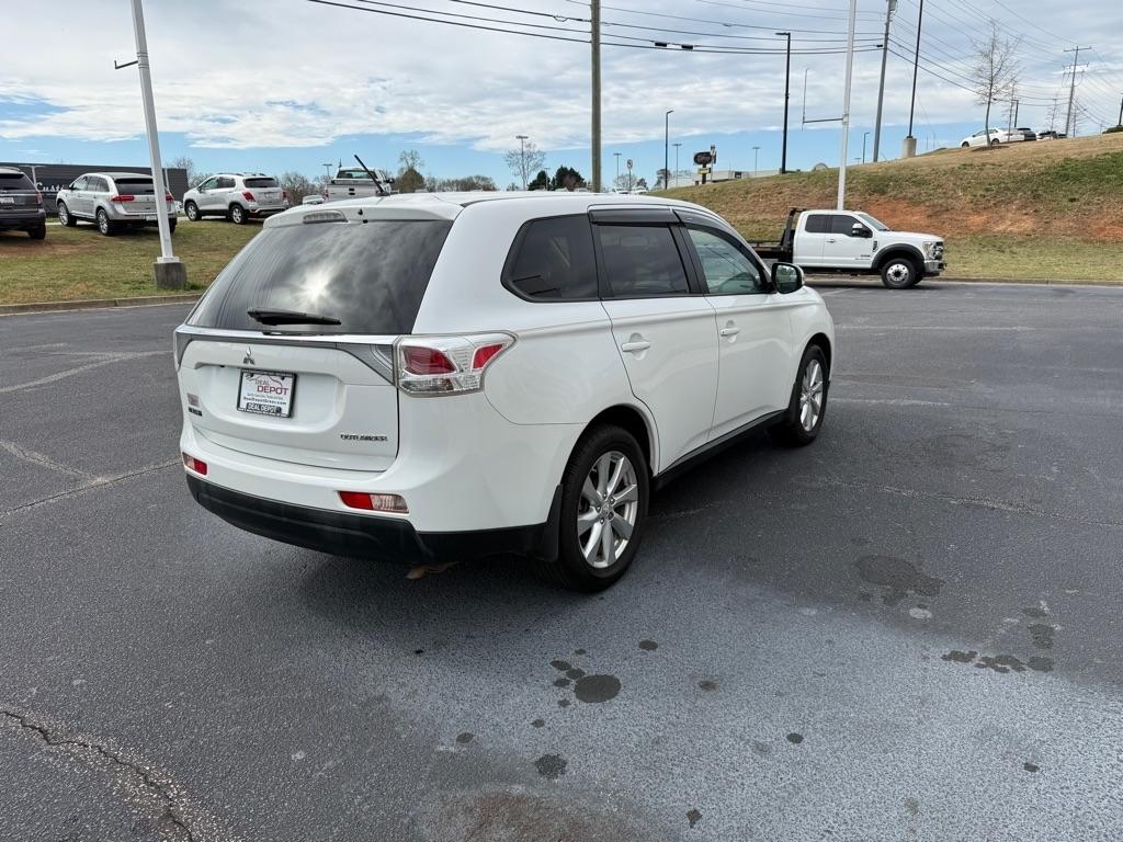 Mitsubishi Outlander  2014