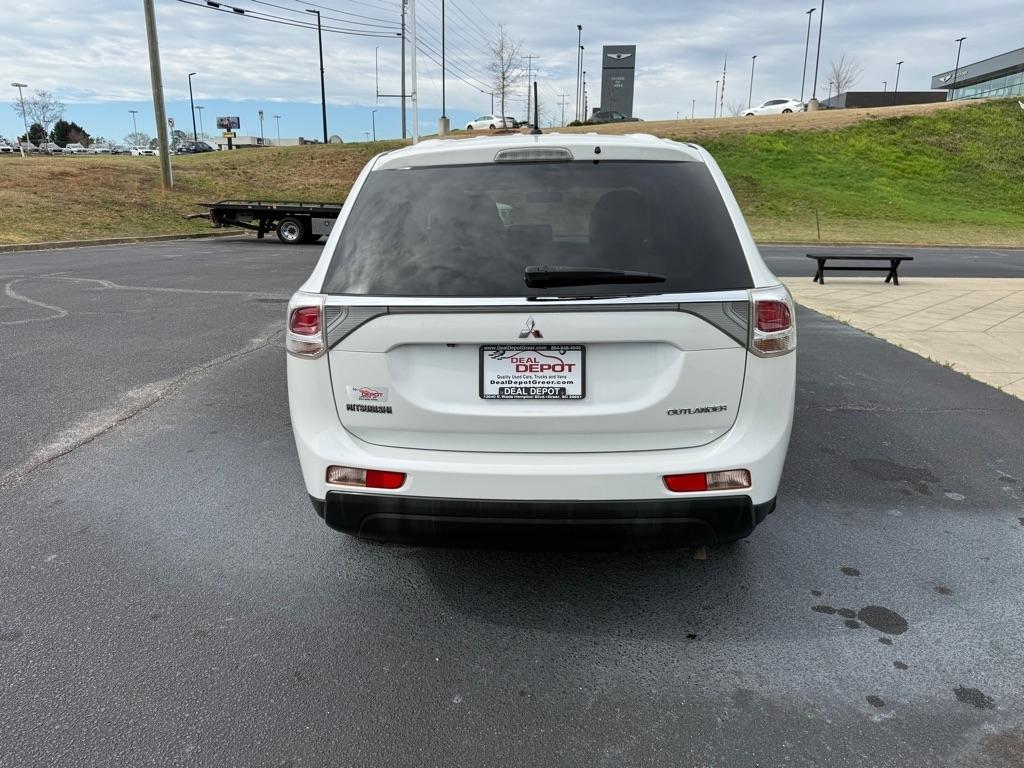 Mitsubishi Outlander  2014