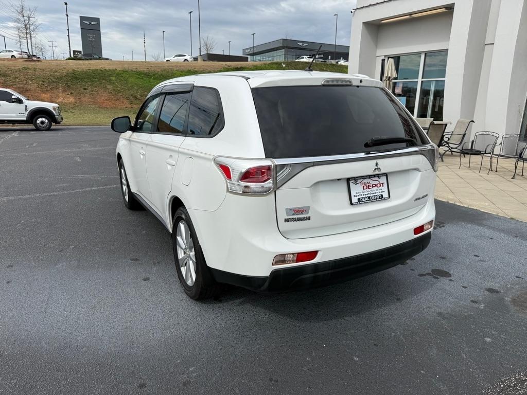 Mitsubishi Outlander  2014