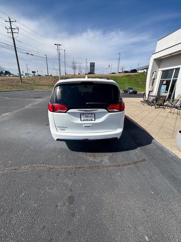 Chrysler Pacifica  2017