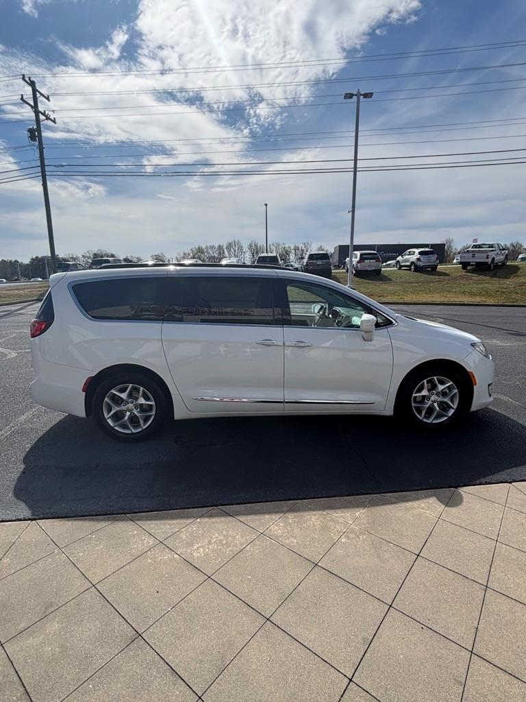 Chrysler Pacifica  2017