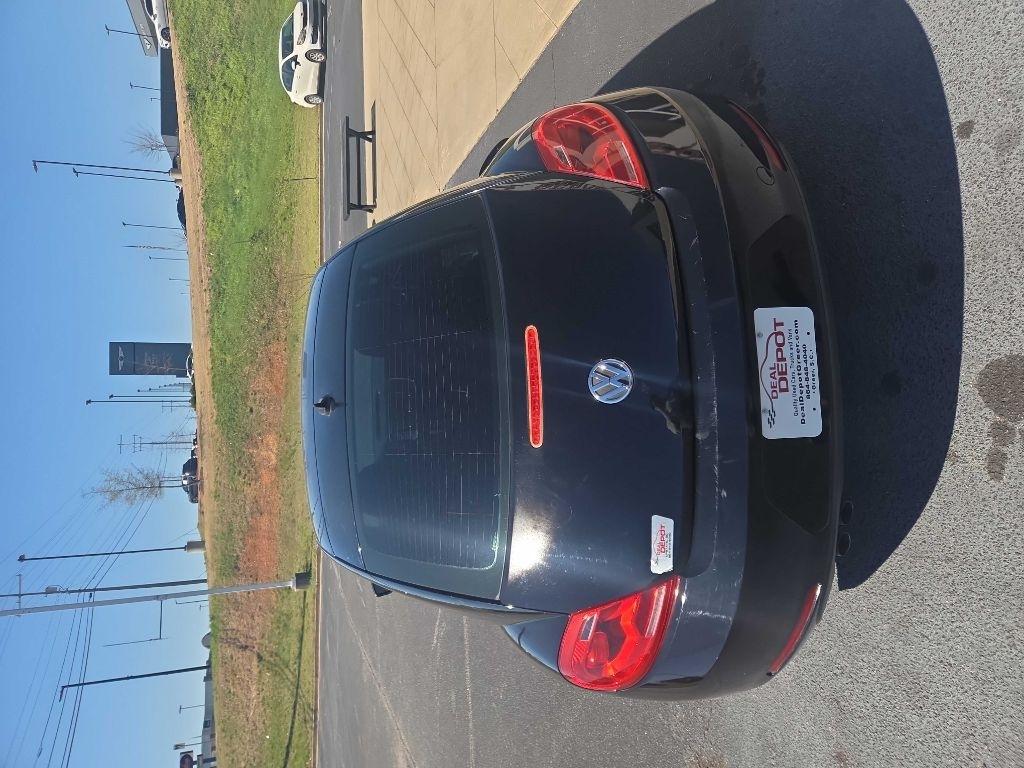 Volkswagen Beetle  2012