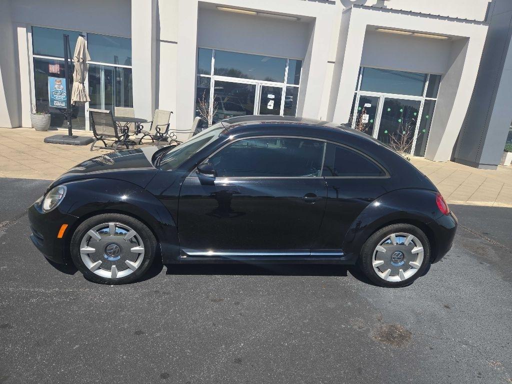 Volkswagen Beetle  2012