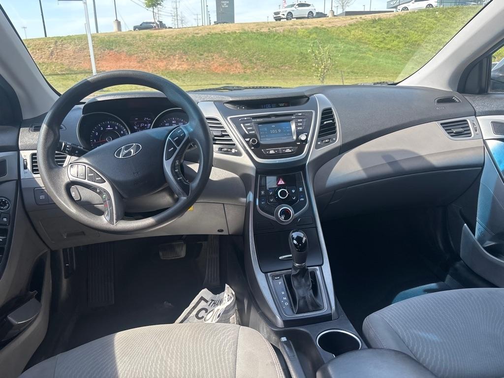Hyundai Elantra  2015