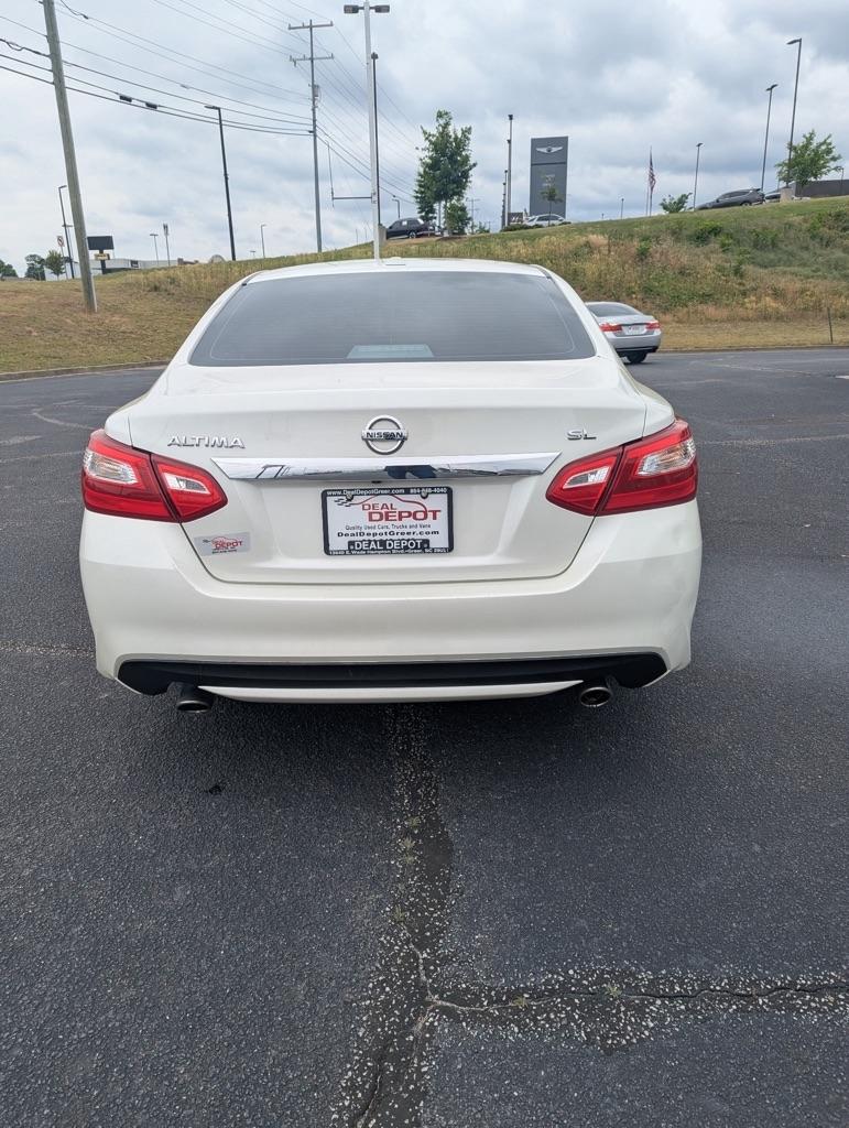 Nissan Altima  2016