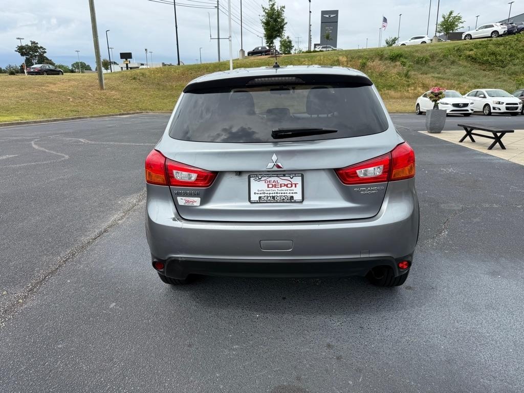 Mitsubishi Outlander Sport  2016