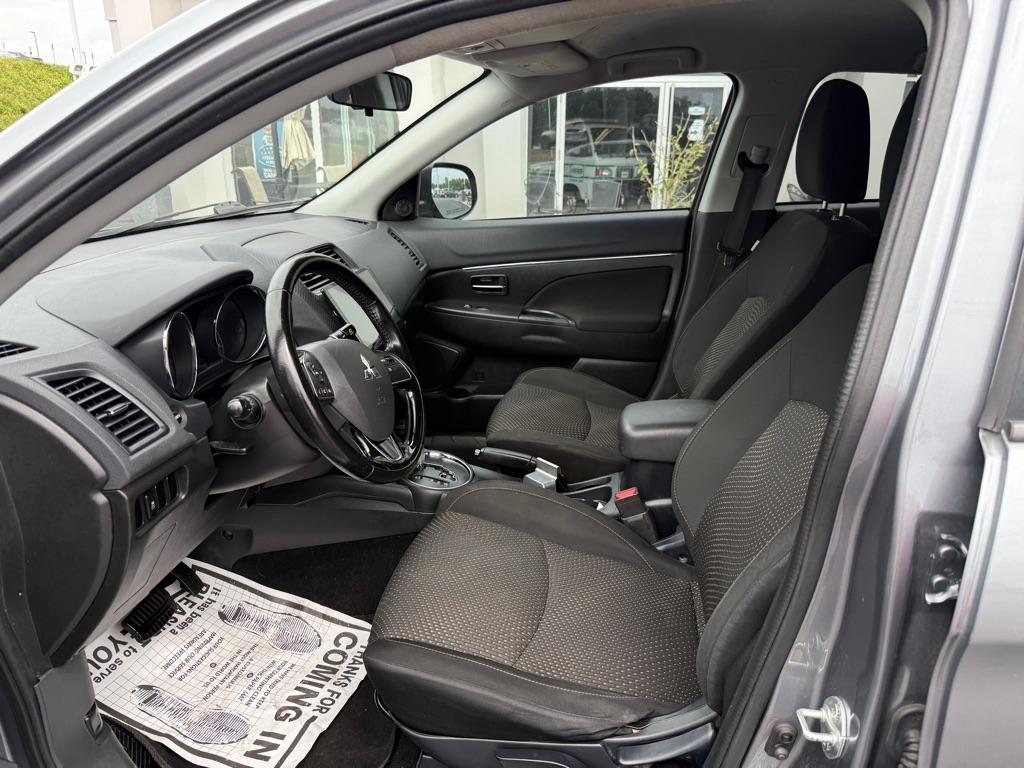 Mitsubishi Outlander Sport  2016