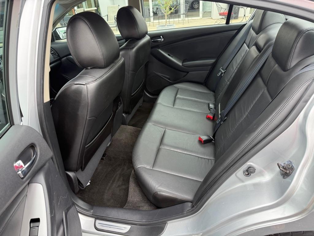 Nissan Altima  2009