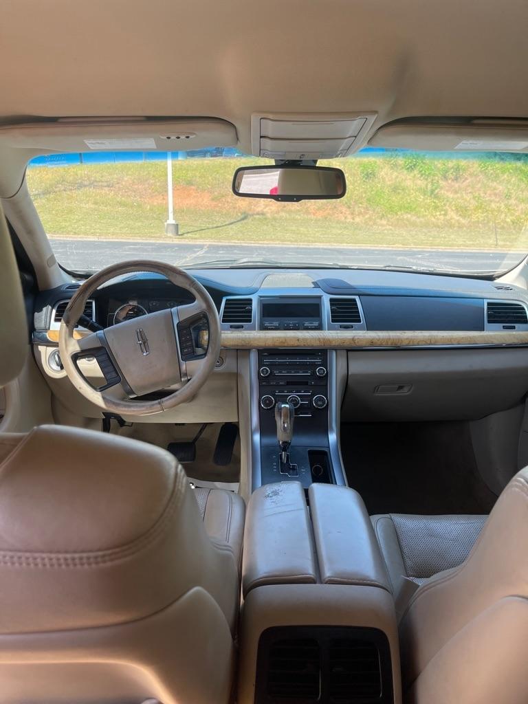Lincoln MKS  2009