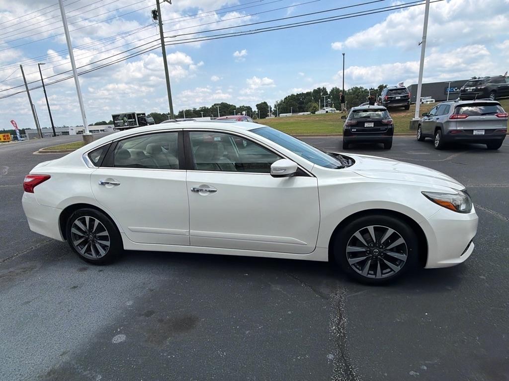 Nissan Altima  2016