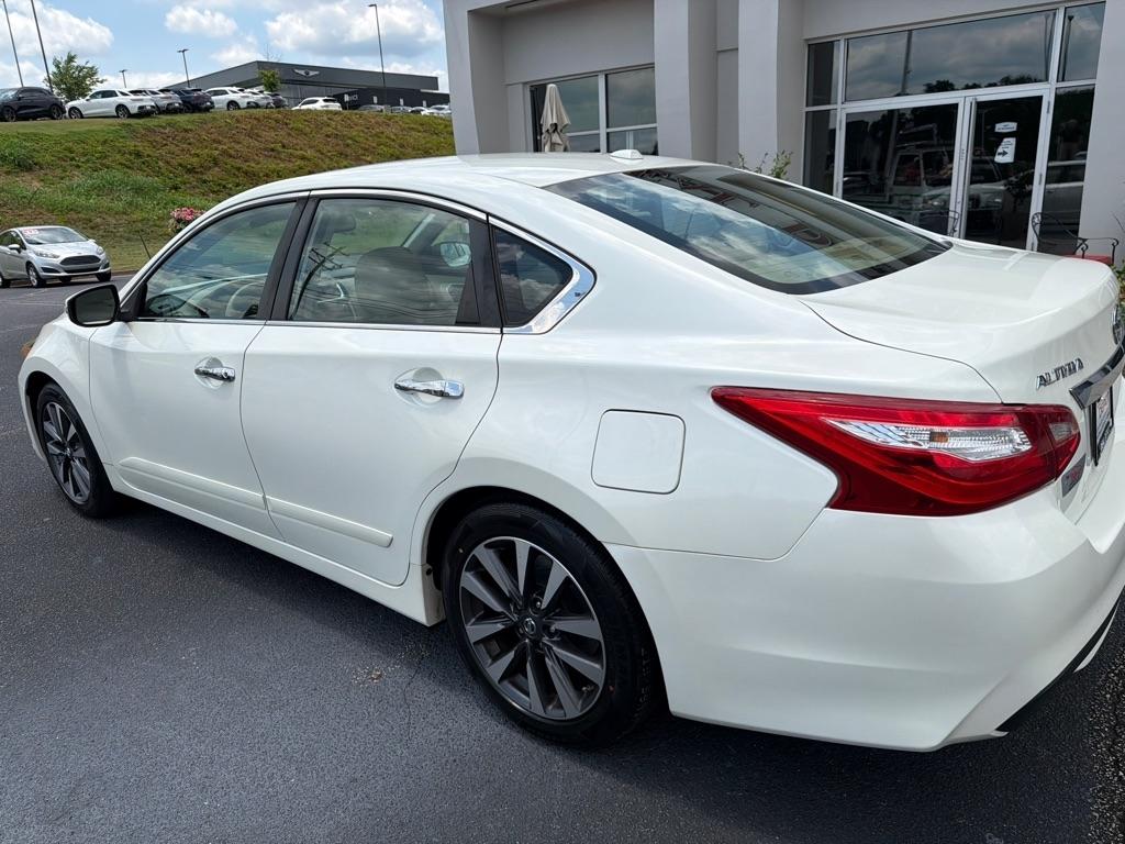 Nissan Altima  2016