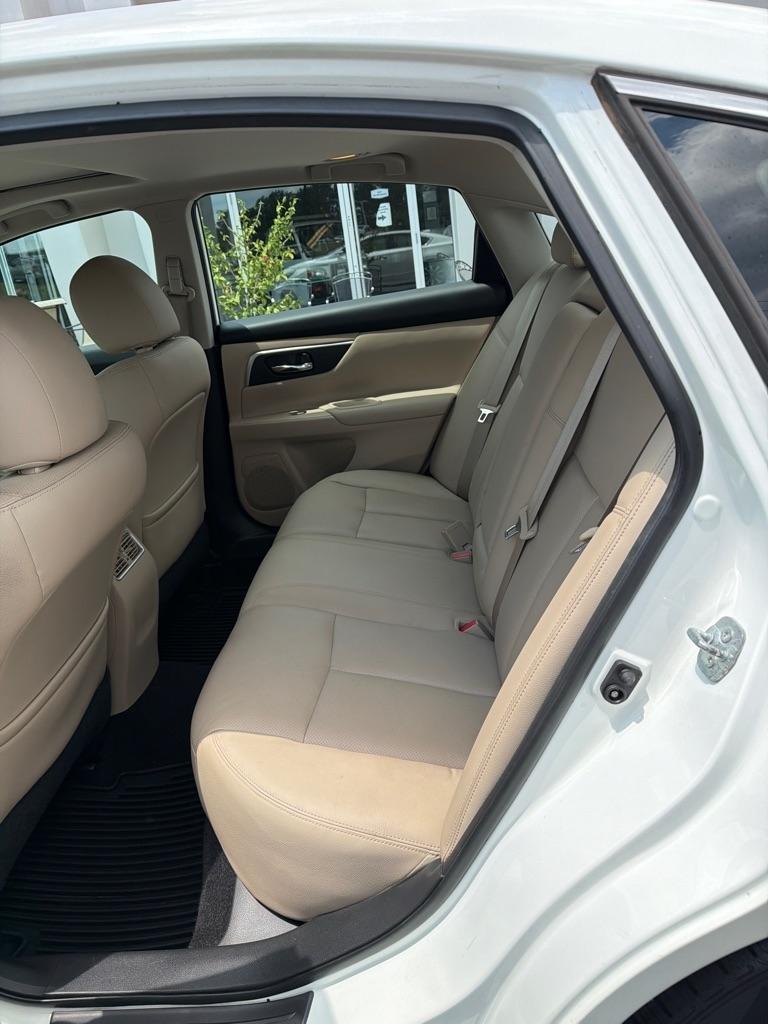 Nissan Altima  2016