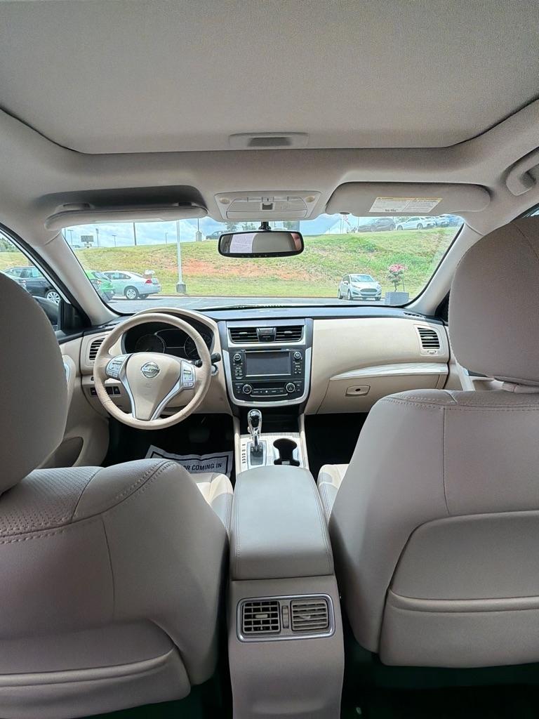 Nissan Altima  2016