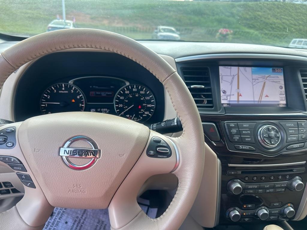 Nissan Pathfinder  2014